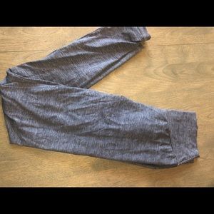 CLS sportswear gray Heather scrunch booty leggings